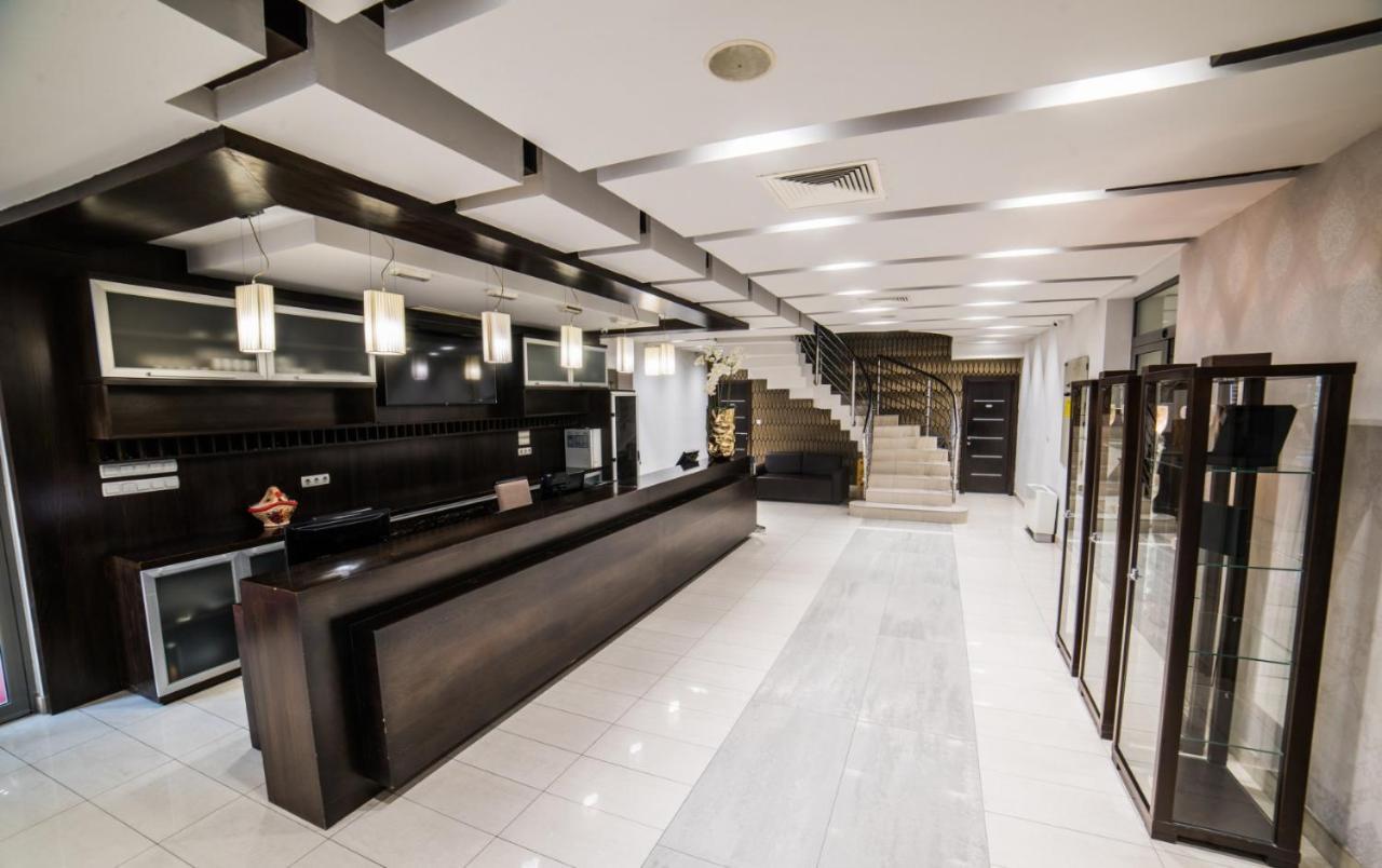Hotel Atlas Ugljevik エクステリア 写真