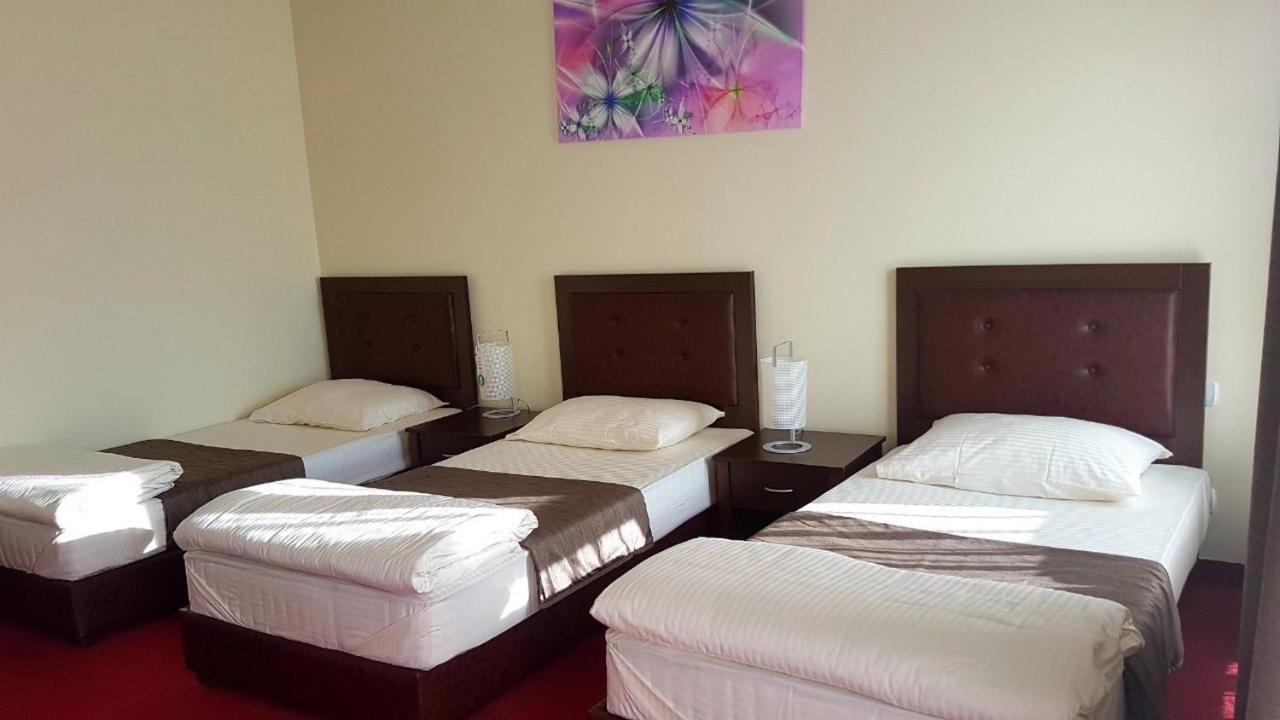 Hotel Atlas Ugljevik エクステリア 写真