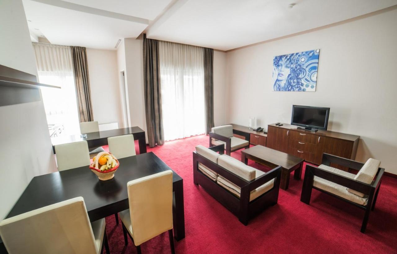 Hotel Atlas Ugljevik エクステリア 写真